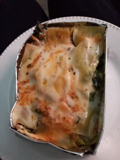 Una foto de Lasagna mixta (pollo, carne y verdura)