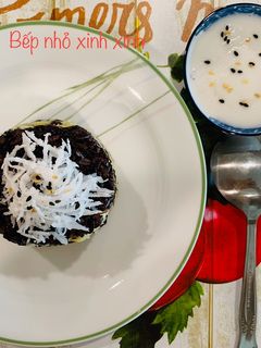 Hình của món Xôi nếp than nước cốt dừa.