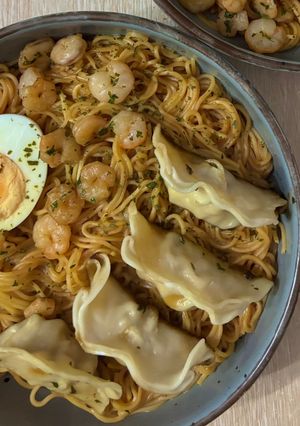 Foto principal de Ramen con Gyozas y Gambas