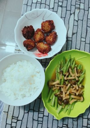 Hình của món Cơm trưa đơn giản và nhanh.