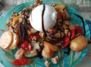 Foto principal de Parrillada de verduras con burrata y nueces