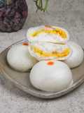 Bakpao Telur Asin