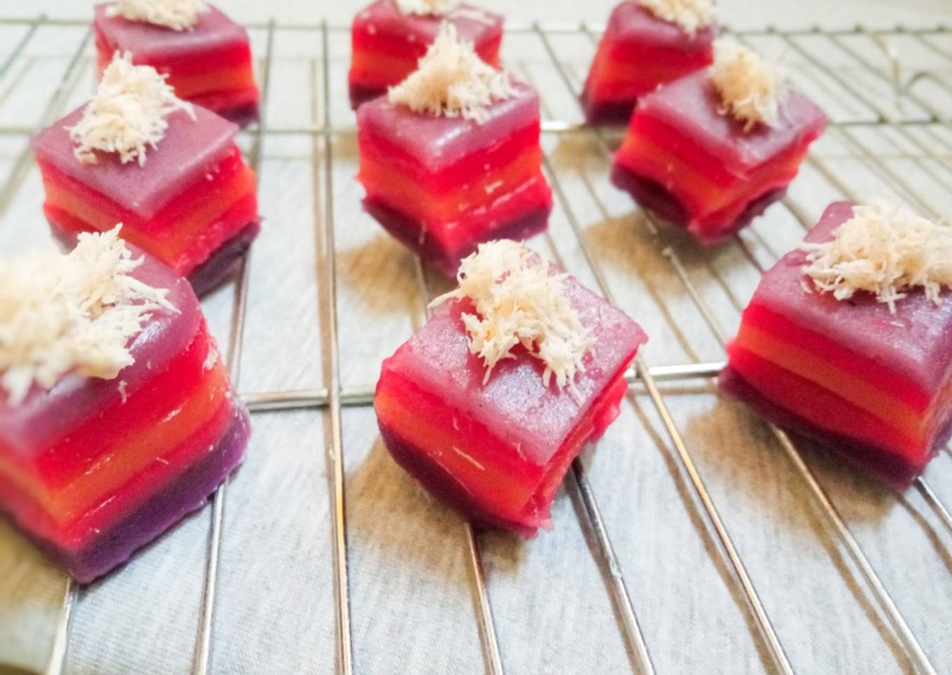 Kue jadul, Latok dua bahan