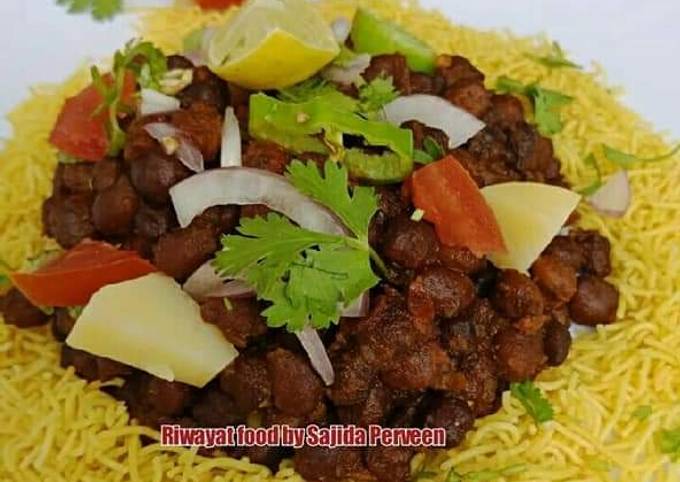 Spicy black chole chaat