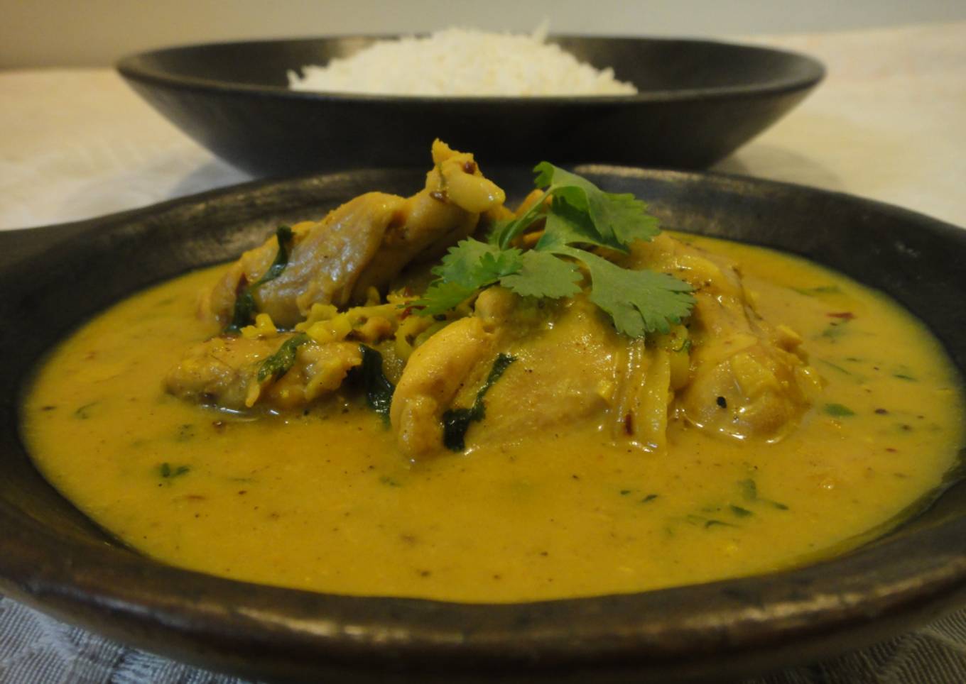 Chicken in coconut gravy