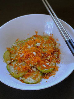 A picture of Crunchy Cucumber salad.