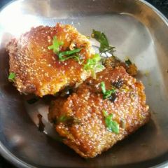 A picture of Cheese and suran balls.