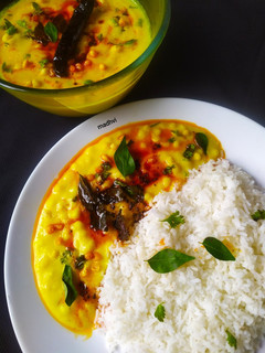बूंदी की कढ़ी (Boondi Ki Kadhi Recipe In Hindi) रेसिपी मुख्य फोटो