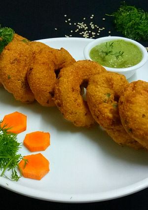 A picture of Semolina vada/Rava vada/sooji vada.