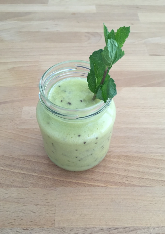 Una foto de Licuado de plátano y kiwi