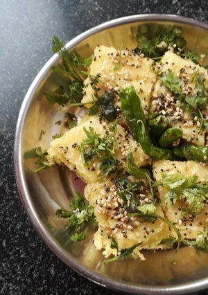A picture of Besen,suji dhokla.