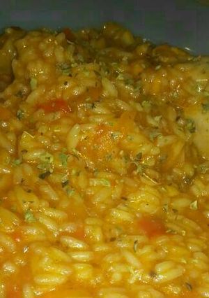 Una foto de Arroz con Pollo... 🍗🍲 para los días fríos