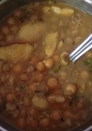 A picture of Matar ki sabzi.