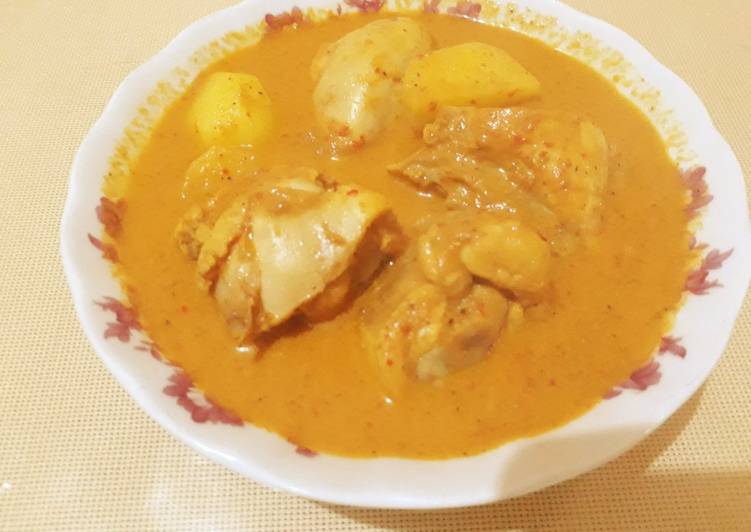 Gulai ayam ala emak