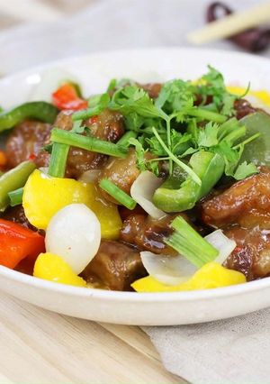 Hình của món Sườn xào chua ngọt.