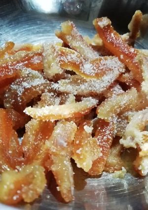 Una foto de Cáscaras de naranja abrillantada