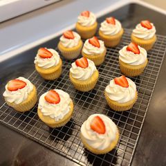 A picture of The best cupcakes ever.