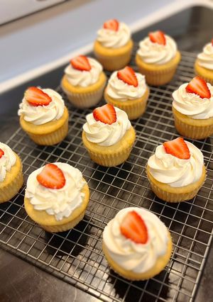 A picture of The best cupcakes ever.