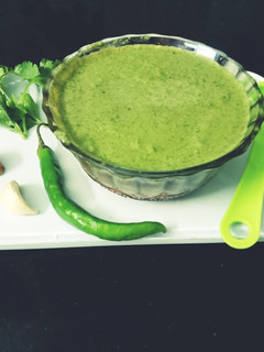 புதினா கொத்தமல்லி முந்திரி சட்னி.. (Puthina kothamalli munthiri chutney recipe in tamil) செய்முறை முக்கிய புகைப்படம்