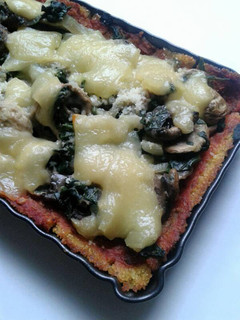 Una foto de Tarta de Polenta con Espinacas y Champiñones