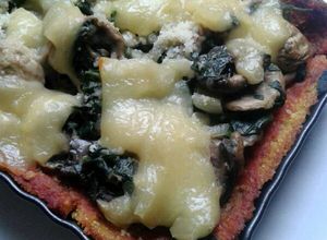 Una foto de Tarta de Polenta con Espinacas y Champiñones