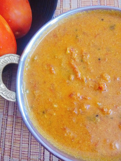 தக்காளி 🍅 குழம்பு (Thakkali Kulambu Recipe in Tamil) செய்முறை முக்கிய புகைப்படம்