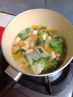 Foto resep MPASI sup ikan salmon 1yr