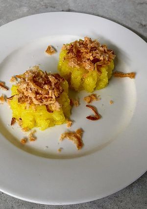 A picture of Coconut Flavored Sticky Rice with Fried Dried Shrimp.