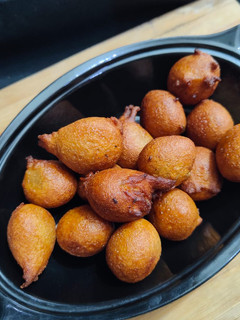 गुलगुले(gulgule recipe in hindi) रेसिपी मुख्य फोटो