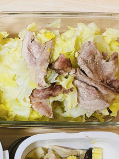 豬梅花拌高麗菜(微波爐料理) 的食譜成品照片