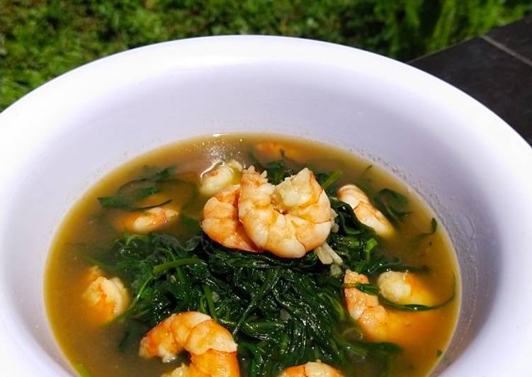 Bagaimana Menyiapkan Kangkung Kuah Udang yang Lezat Sekali