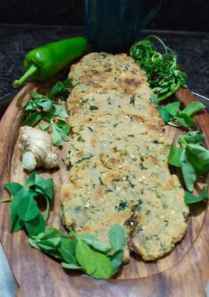મેથી ની ભાખરી (Methi Bhakhri Recipe in Gujarati) રેસીપી મુખ્ય ફોટો