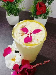 मसाला दूध (masala doodh recipe in Hindi) रेसिपी मुख्य फोटो