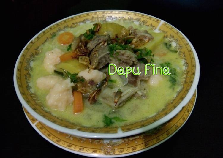 Soup tulang iga + bakso udang