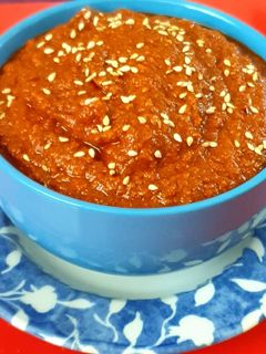 કાઠિયાવાડી લસણની ચટણી (kathiyawadi garlic chatney recipe in Gujarati) રેસીપી મુખ્ય ફોટો