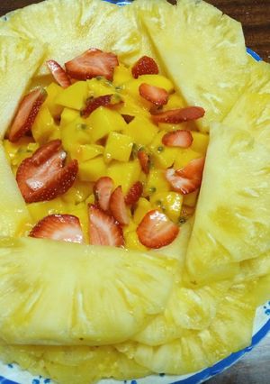 A picture of My simple fruit salad.