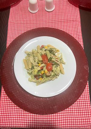 Una foto de Ensalada de pollo en salsa de aguacate 🧑🏻‍🍳