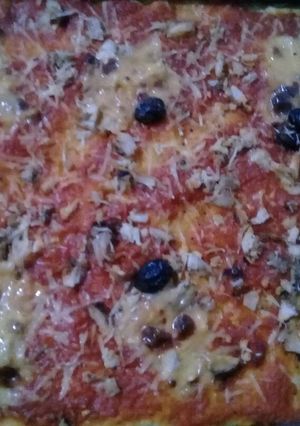 صورة لوصفة بيتزا 🍕🧀 بعجينة هشة
