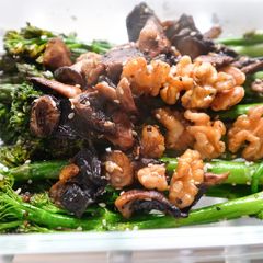 A picture of Mixed Veggies with Mushroom and Walnut.