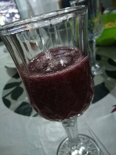 Una foto de Borgoña de frutilla🍷
