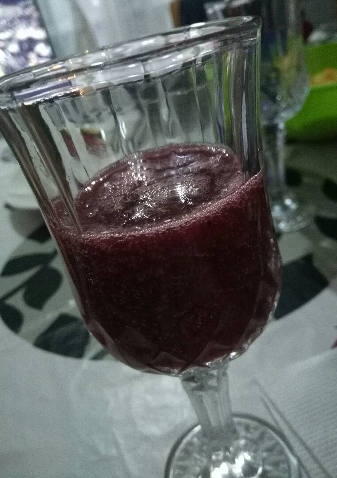 Una foto de Borgoña de frutilla🍷