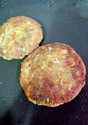 A picture of Beef shami kabab.
