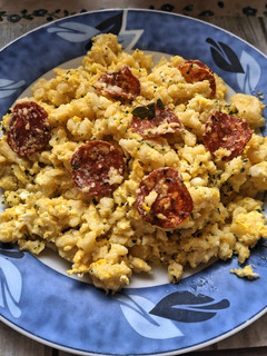 Tojásos nokedli kolbásszal🥚🍳🍣🥗 recept fotója