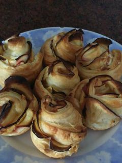 Una foto de Rosas de hojaldre y manzana