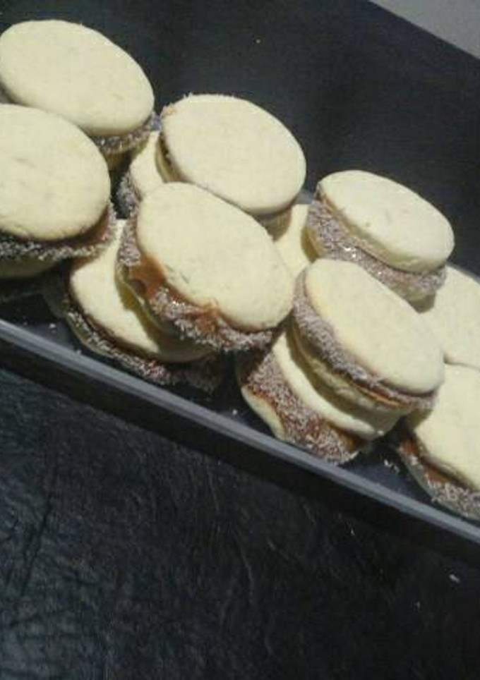 Una foto de Alfajores de maizena rápidos
