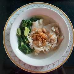 A picture of Pangsit Kuah.