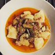 Hervido de alcachofas, sobrasada y jamón