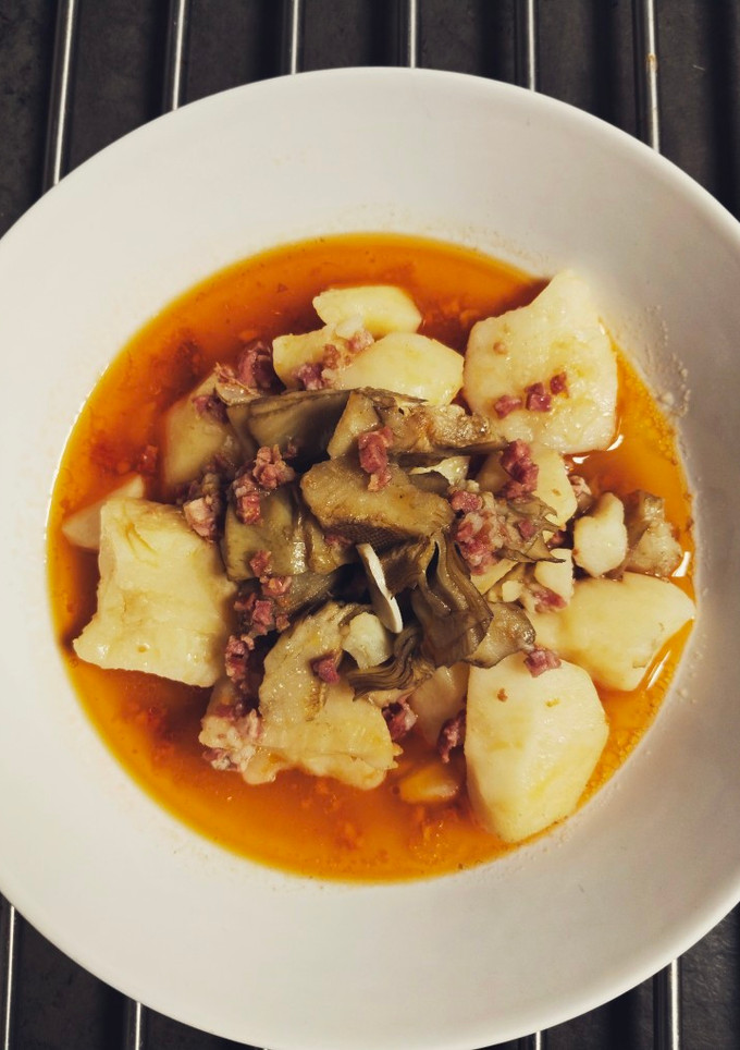 Una foto de Hervido de alcachofas, sobrasada y jamón