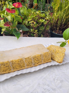 Una foto de Budín de limón y amapola