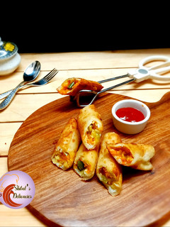 स्प्रिंग रोल (spring roll recipe in marathi) रेसिपी चे मुख्य फोटो